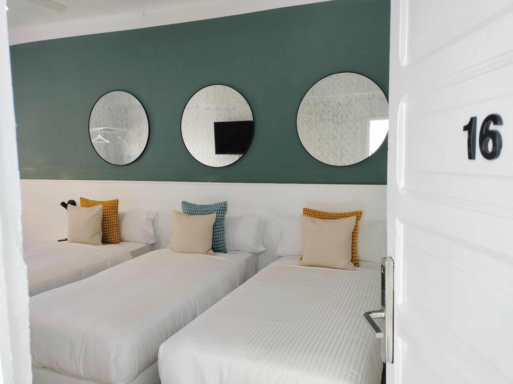 Room27- Center Bed & Breakfast *