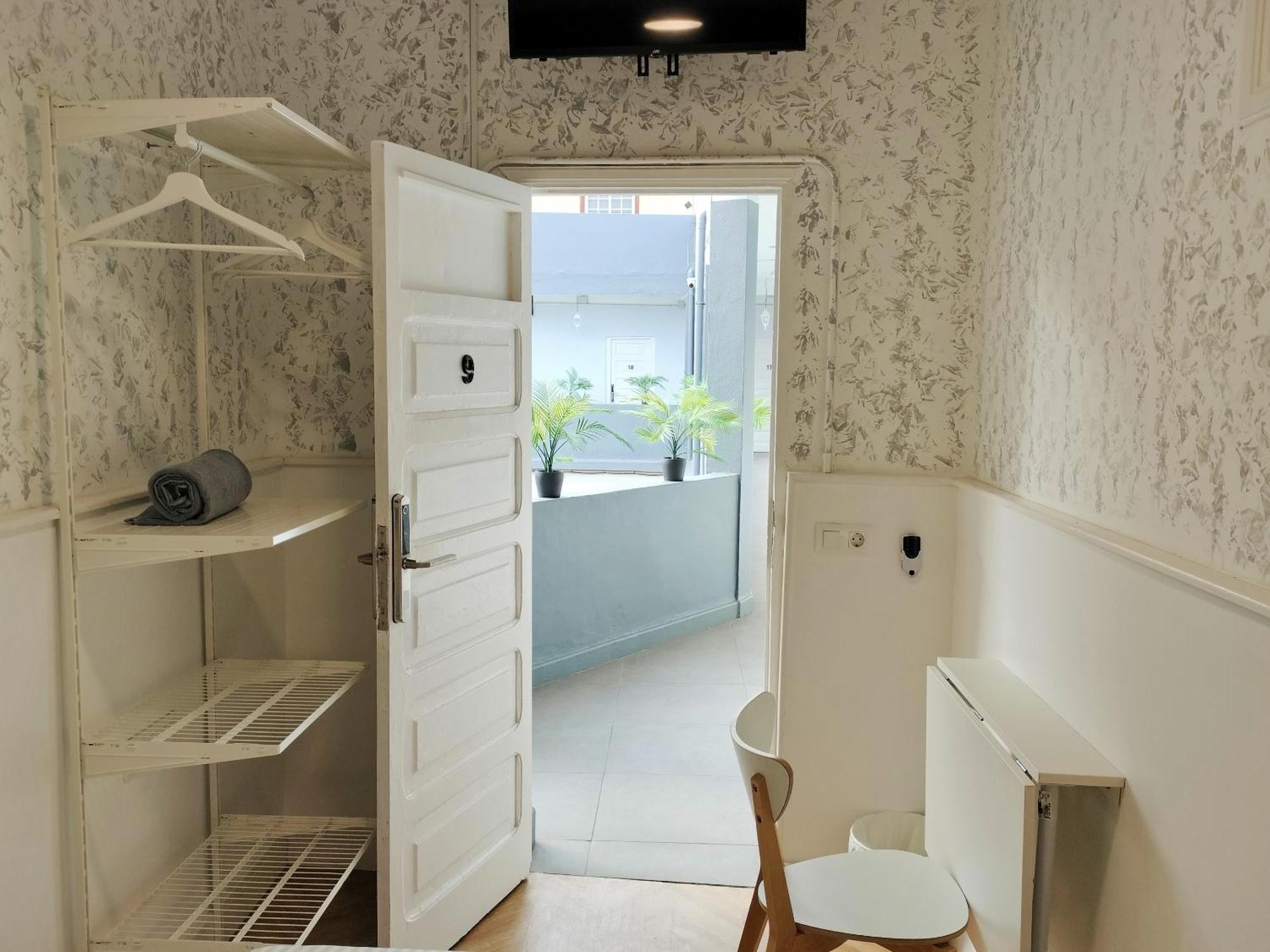 Room27- Center * La Laguna (Tenerife)