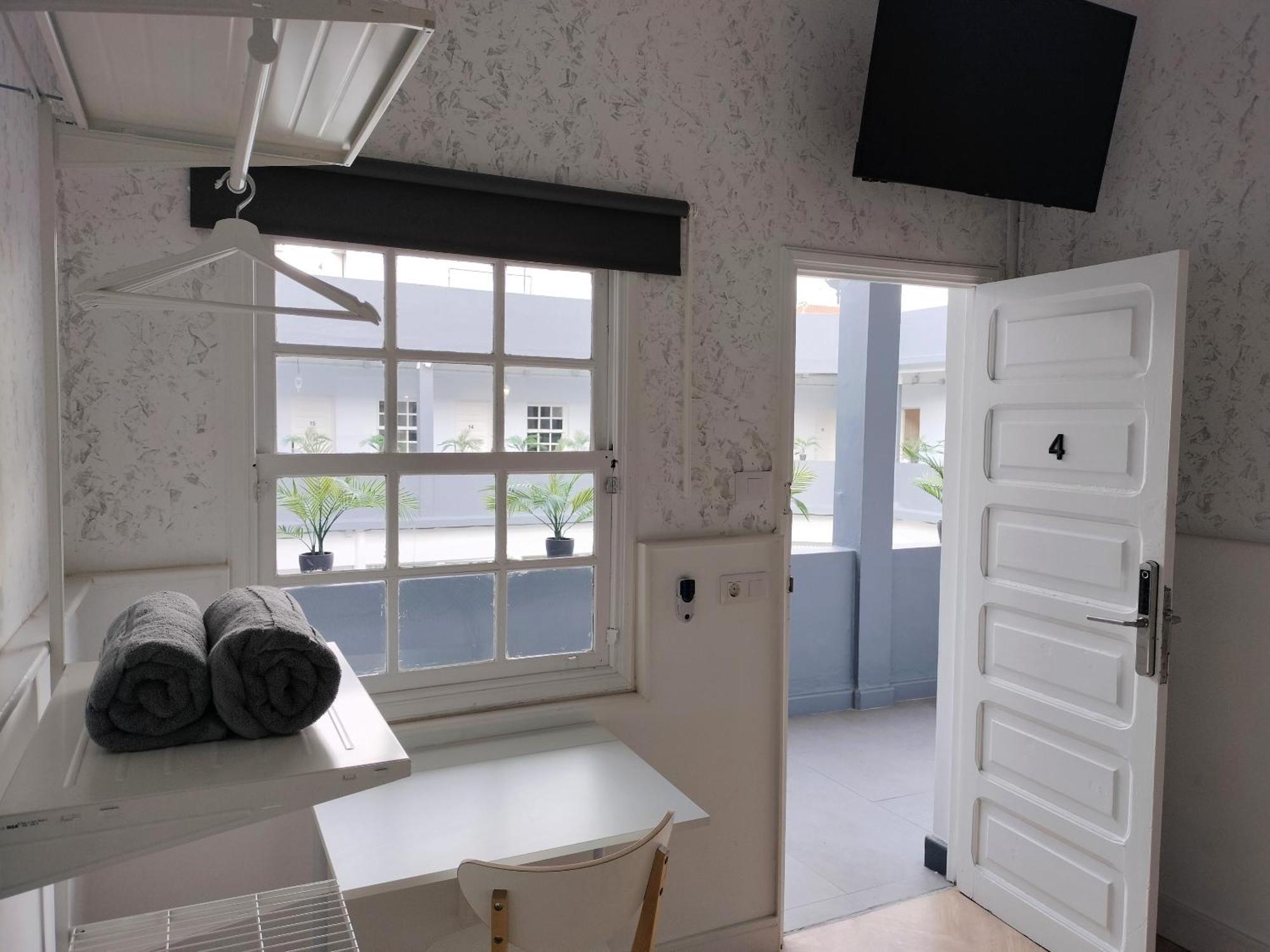 Bed & Breakfast Room27- Center *