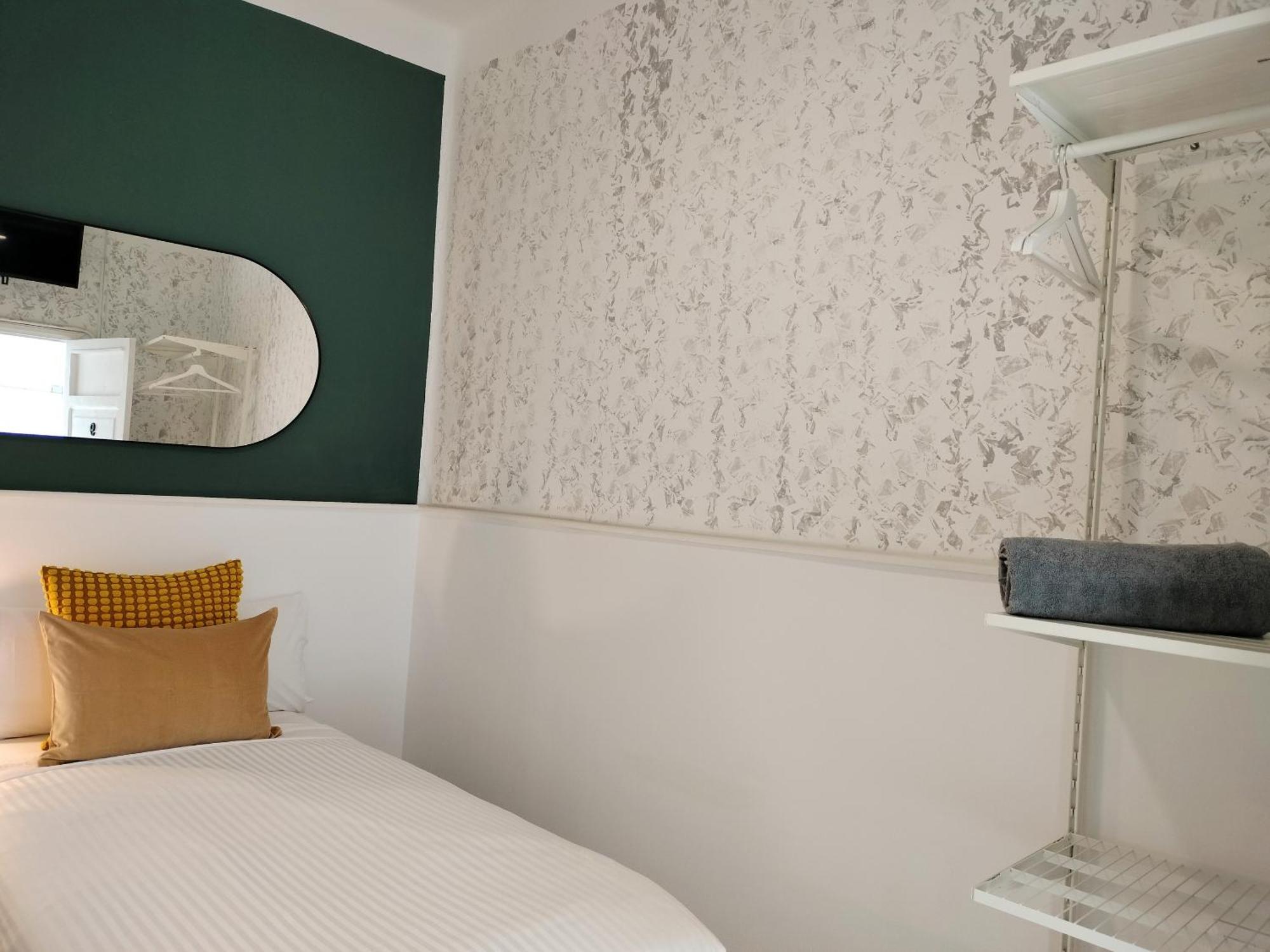 Bed & Breakfast Room27- Center